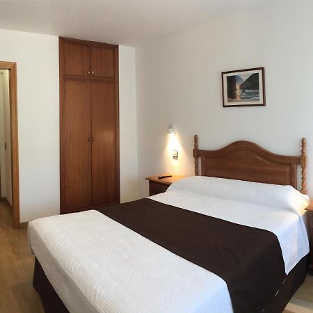 Hotel Trespalacios Panes Ngoại thất bức ảnh