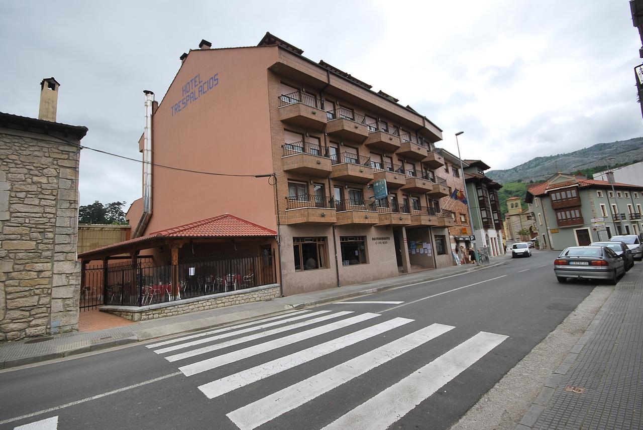 Hotel Trespalacios Panes Ngoại thất bức ảnh